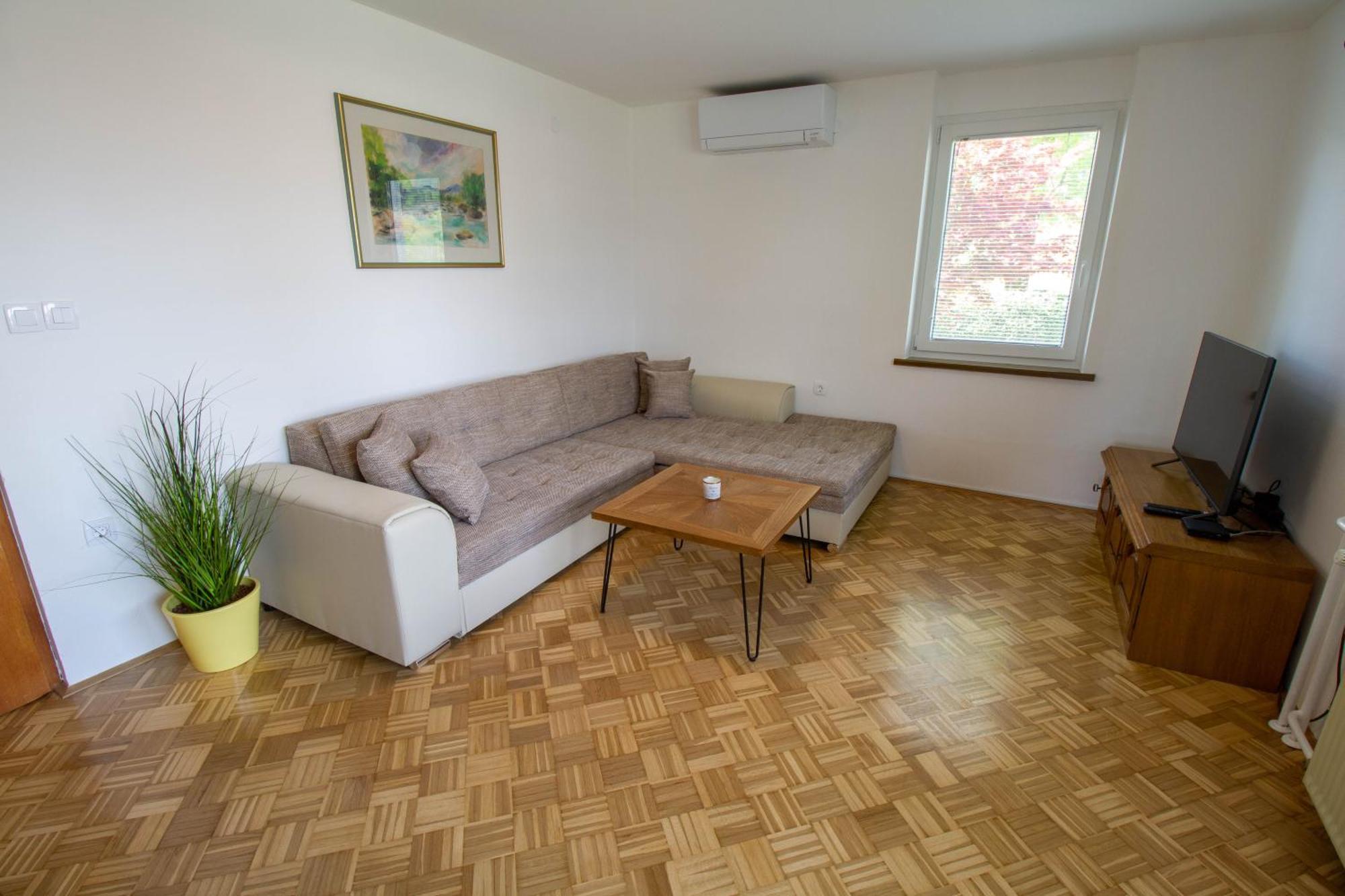 Apartma Pri Klari Appartement Kocevje Buitenkant foto